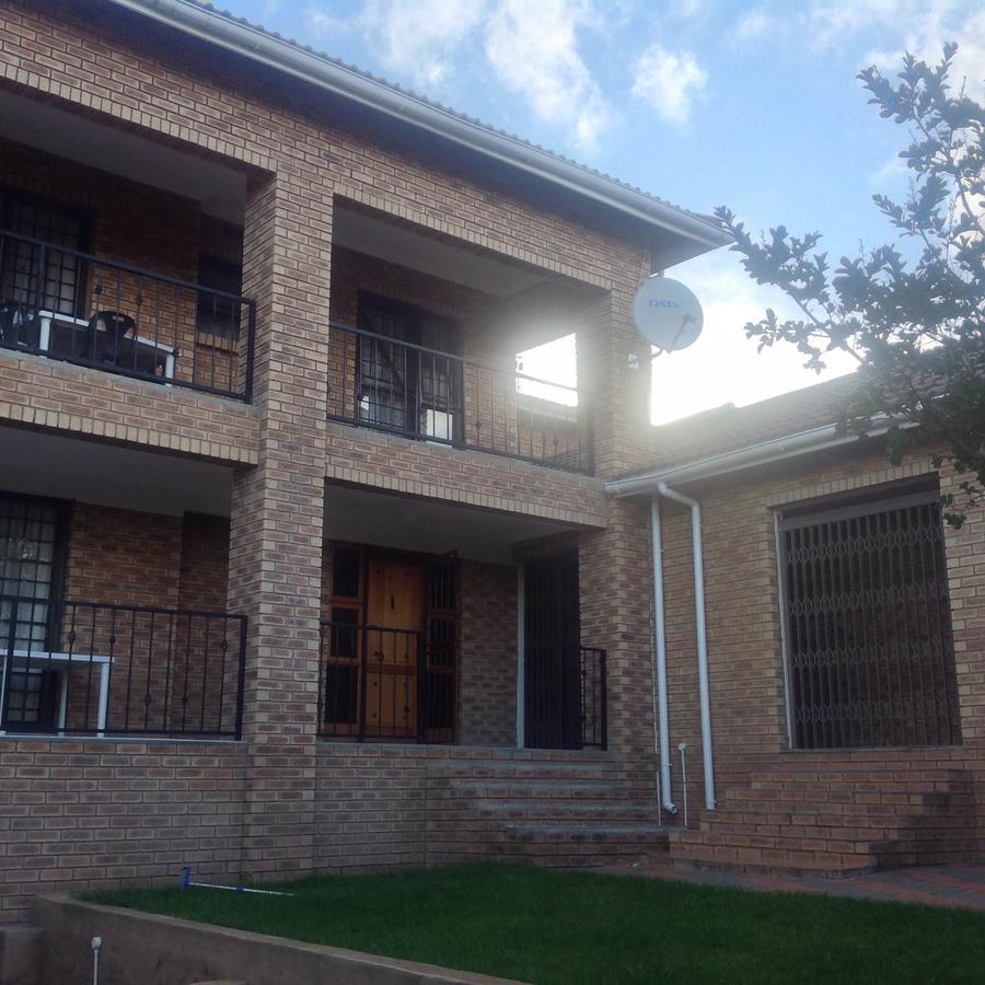Vinolux Guest House Mthatha Dış mekan fotoğraf